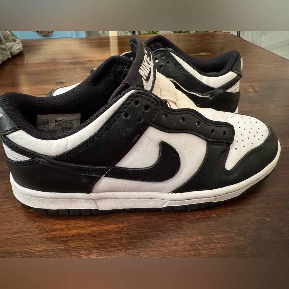 Nike Kids Black and White Sneakers Nike dunk low boys size 4.5 needs shoestrings